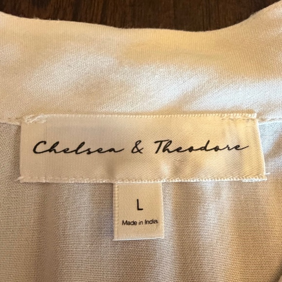 Chelsea & Theodore Boho Chic Blouse Bell Sleeve, Tan & Cream, Size Large - Picture 9 of 16